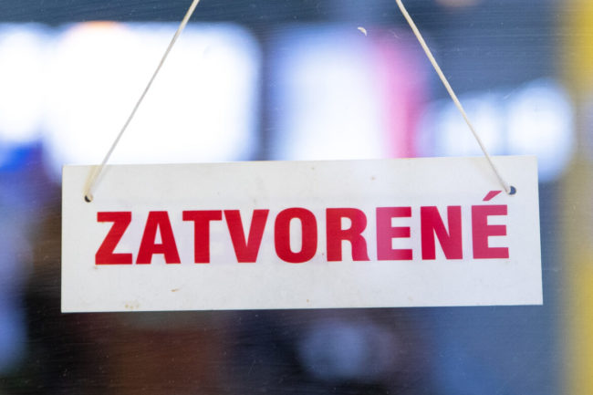 Zatvorené prevádzky dostanú príspevok od štátu na zamestnanca